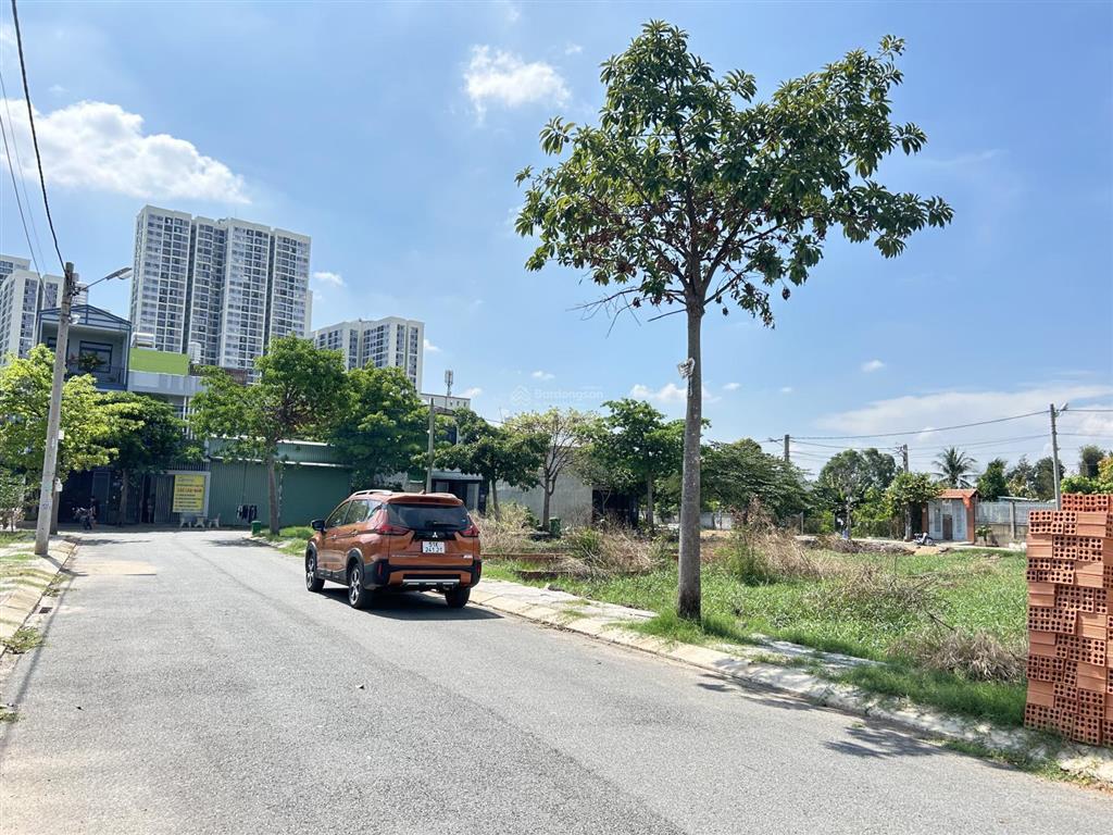 Bán lô đất đường nhựa 9m châu long nguyễn xiển đối diện vinhomes, vị trí đẹp giá thương lượng chủ