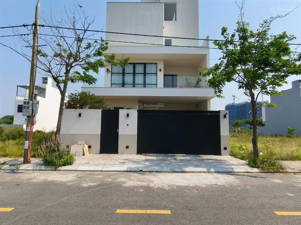 Bán đất đầm sen nam hòa xuân đường thông đức tín 122,4m2 b2.130 lô 4x giá 5tỷ850.  0932 558 ***