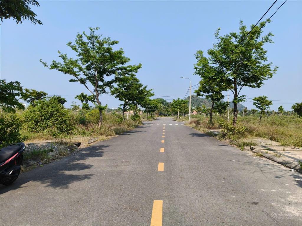 Bán đất đầm sen nam hòa xuân đường thông đức tín 122,4m2 b2.130 lô 4x giá 5tỷ850.  0932 558 ***
