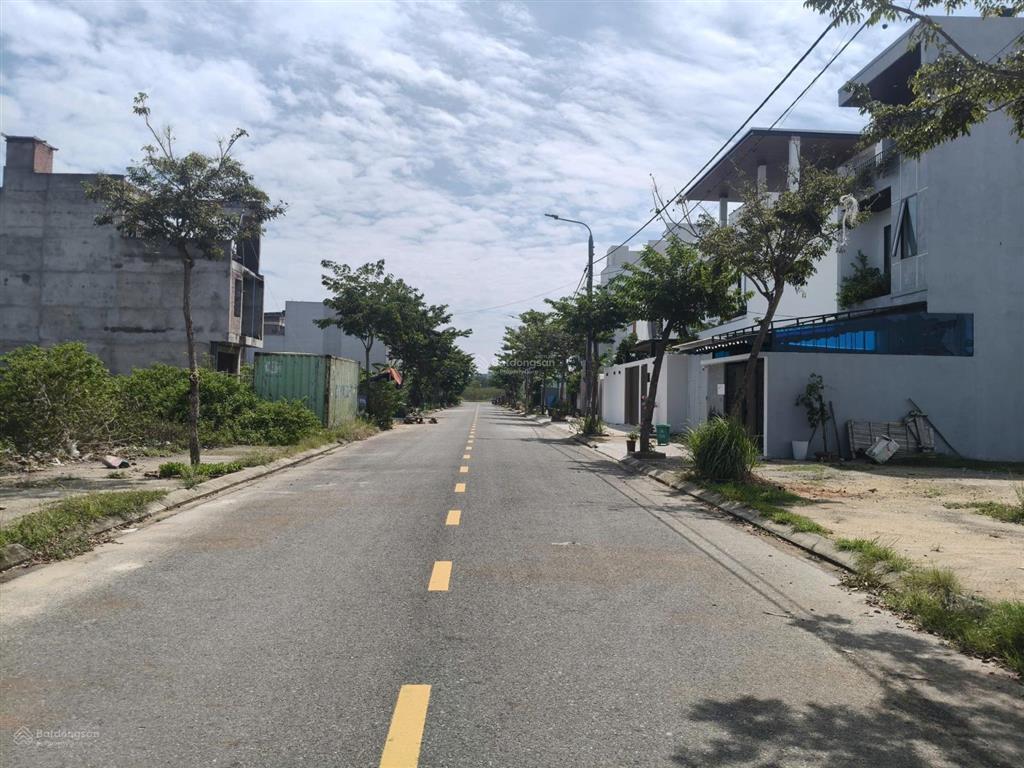 Bán đất đầm sen nam hoà xuân b2.135 lô 9x đông nam giá 5tỷ.  0932 558 ***