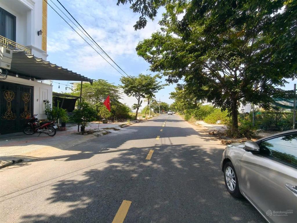 Bán đất nam hòa xuân đường phạm xuân thâm đối lưng minh mạng b2.101 lô 7 giá 4ty750.  0932 558 ***