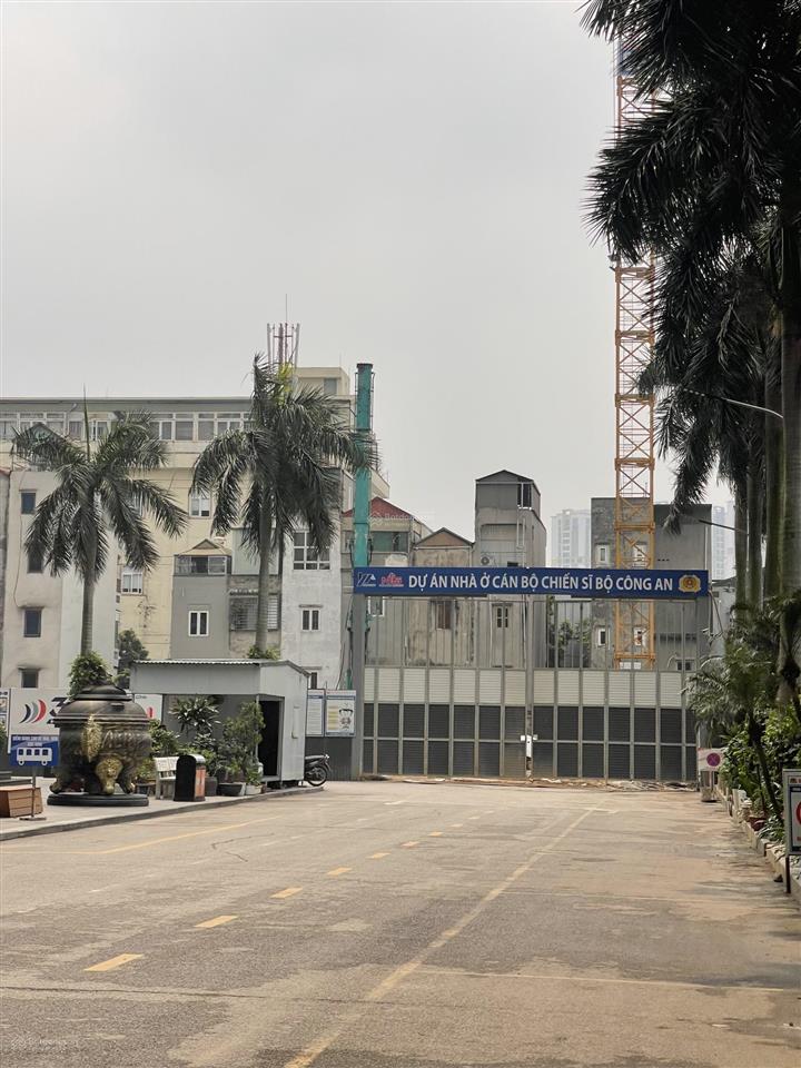 Bán kiot khối đế lô góc toà cán bộ chiến sĩ ở 275 nguyễn trãi, diện tích 117m2