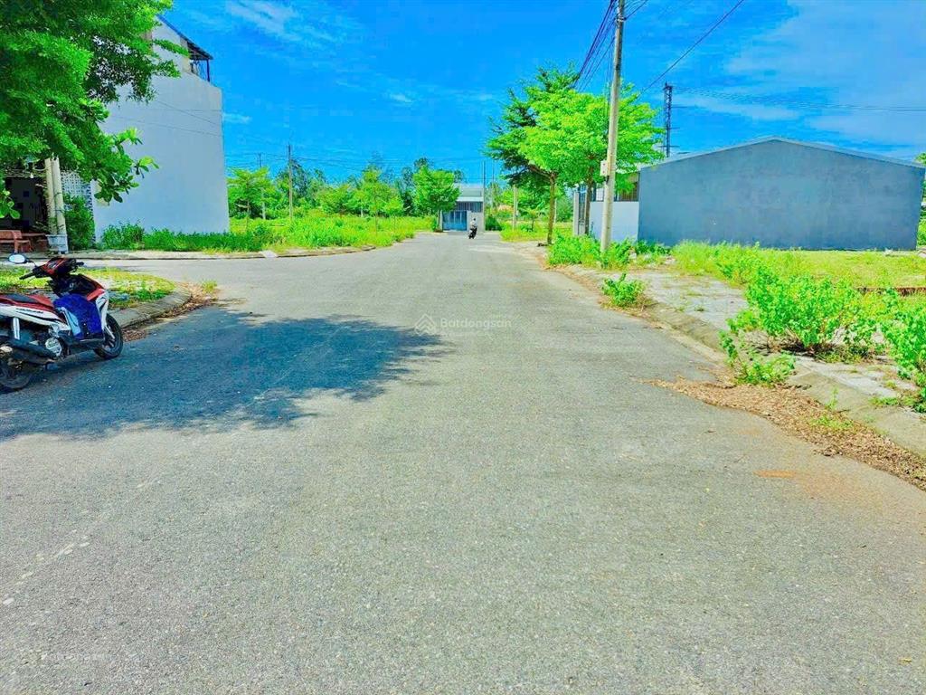 Sụp hầm. bán nhanh lô đường 27m. thái thị bôi ngay chợ.dt 147m giá 3  0905 696 ***