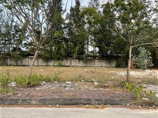 Sos! thanh lý gấp lô kđt số 3.ngay đh fpt dt 123.5 m2 giá 4 tỷ  0905 696 ***