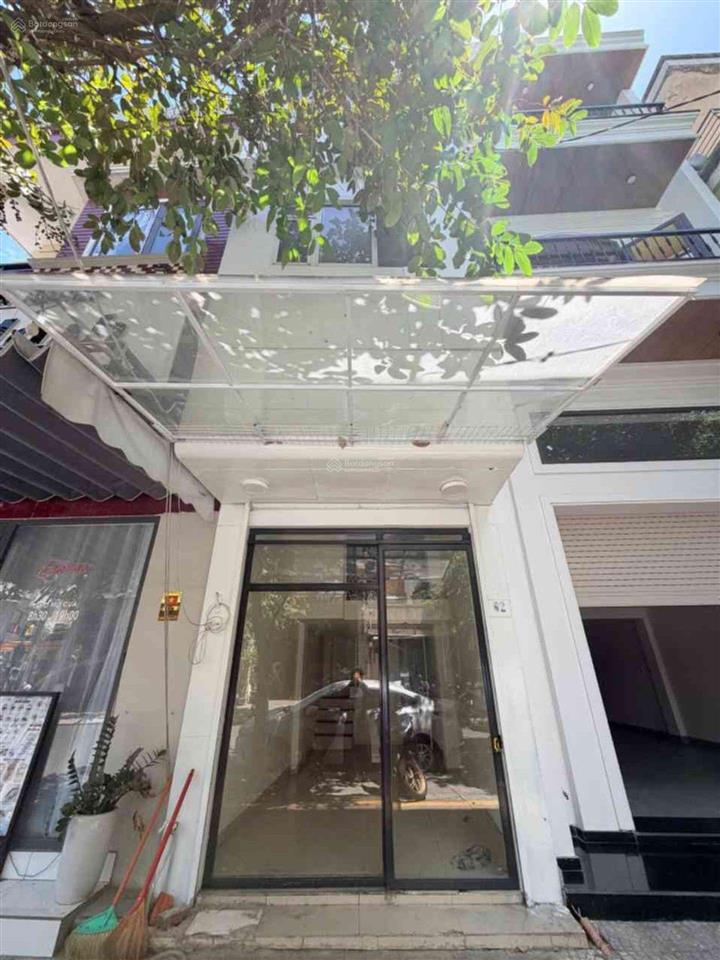Cần bán nhà mặt tiền lê hồng phong giá 5.6 tỷ.  0905 696 ***