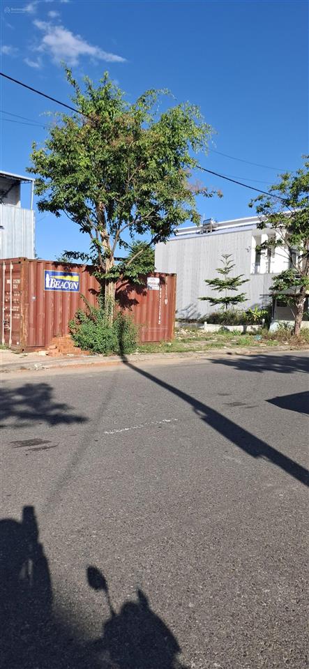 Cần bán nhanh lô ngay fpt, gần bệnh viện phan châu trinh giá 3.99 tỷ  0905 696 ***
