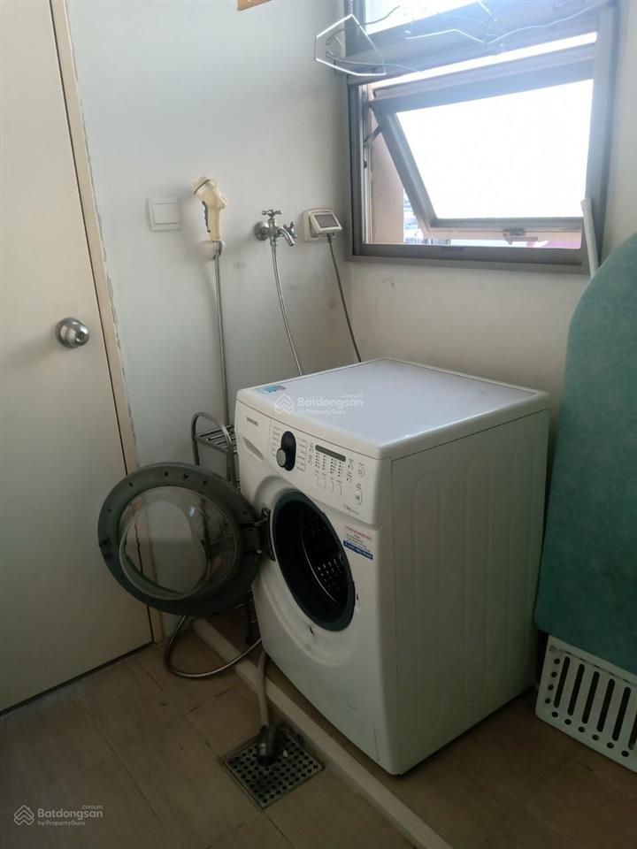 Cần bán gấp căn hộ huyndai ct2 2 ngủ full đồ giá 7,8 tỷ có thương lượng và gia lộc.  0984 204 ***