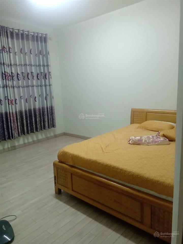 Cần bán gấp căn hộ huyndai ct2 2 ngủ full đồ giá 7,8 tỷ có thương lượng và gia lộc.  0984 204 ***