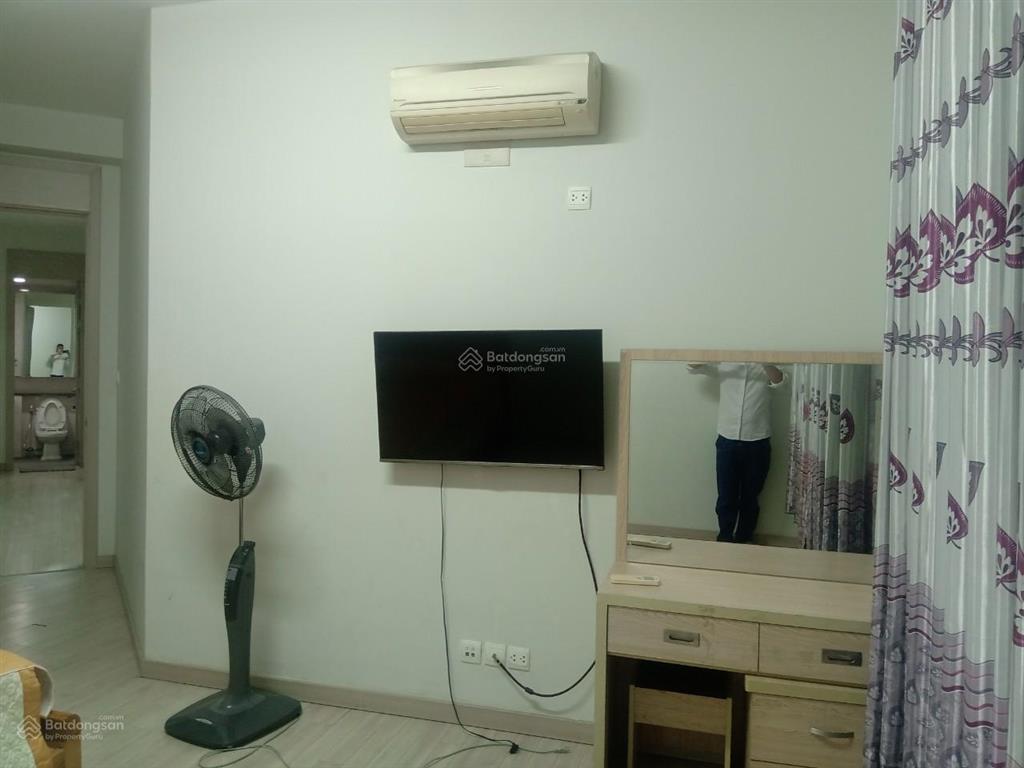 Cần bán gấp căn hộ huyndai ct2 2 ngủ full đồ giá 7,8 tỷ có thương lượng và gia lộc.  0984 204 ***