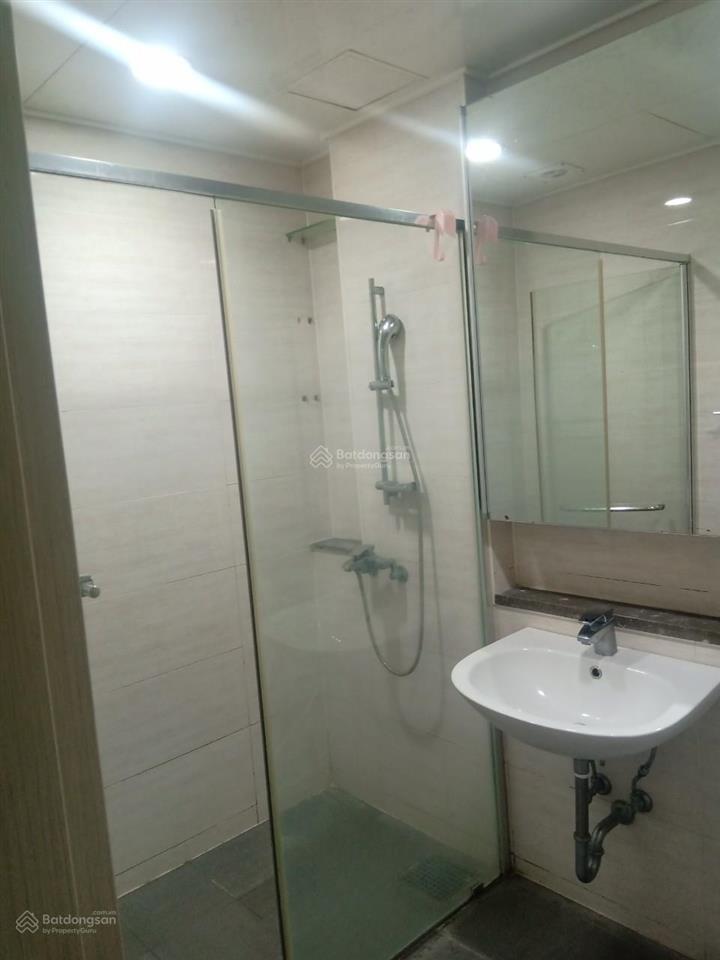 Cần bán gấp căn hộ huyndai ct2 2 ngủ full đồ giá 7,8 tỷ có thương lượng và gia lộc.  0984 204 ***