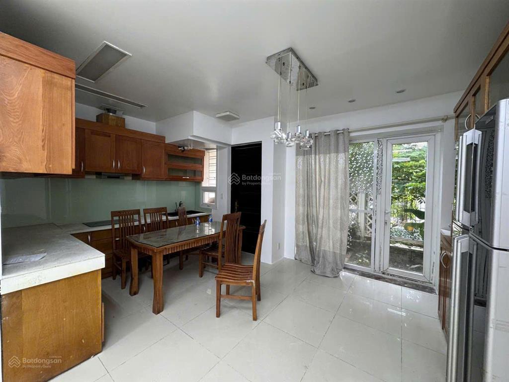 Cho thuê nhà sơn mới splendora đồ cơ bản 15 triệu/tháng. giá tốt trên thị trường.  0984 204 ***