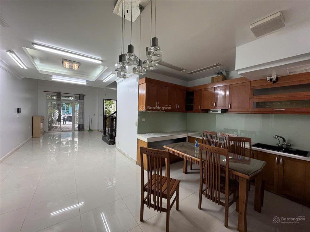 Cho thuê nhà sơn mới splendora đồ cơ bản 15 triệu/tháng. giá tốt trên thị trường.  0984 204 ***
