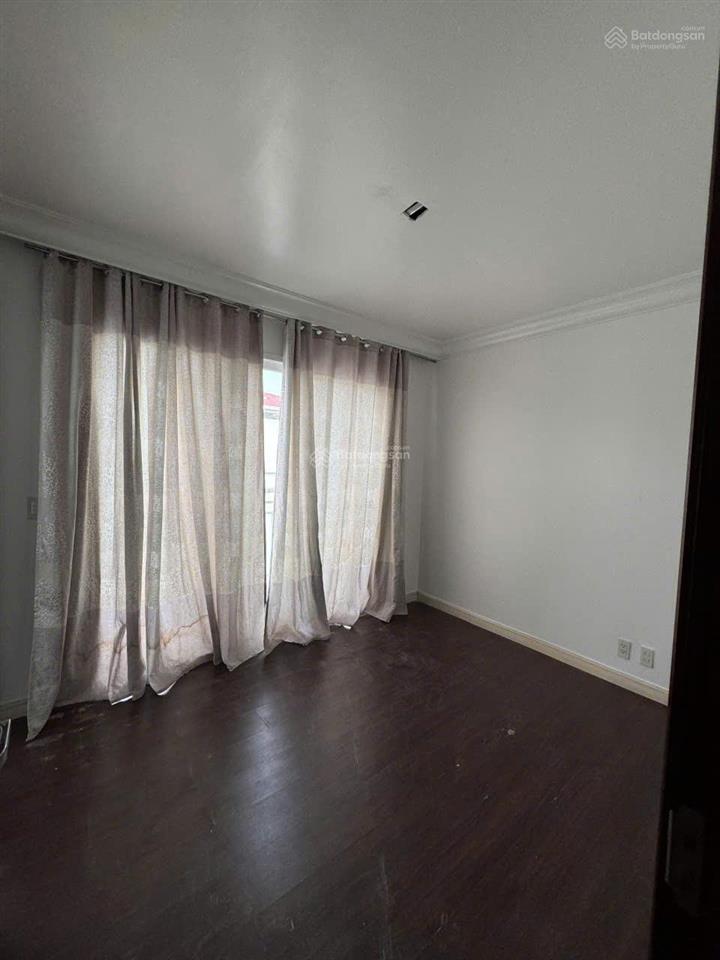 Cho thuê nhà sơn mới splendora đồ cơ bản 15 triệu/tháng. giá tốt trên thị trường.  0984 204 ***