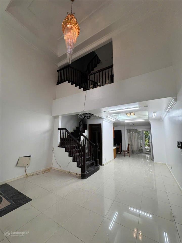 Cho thuê nhà sơn mới splendora đồ cơ bản 15 triệu/tháng. giá tốt trên thị trường.  0984 204 ***