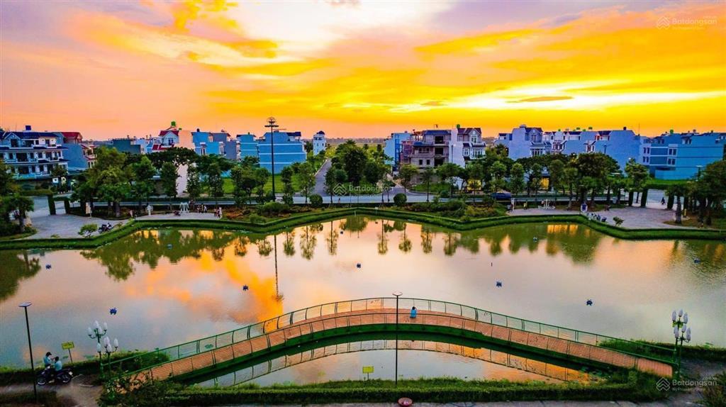 Bán lô đất five star eco city  đối diện hồ sen