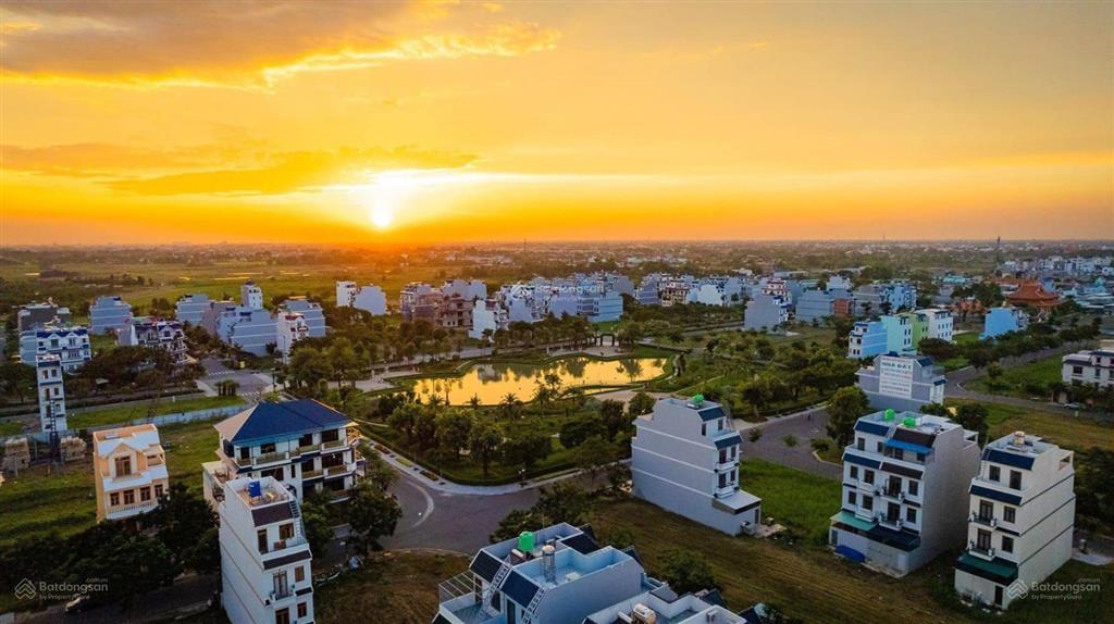Bán lô đất five star eco city  đối diện hồ sen