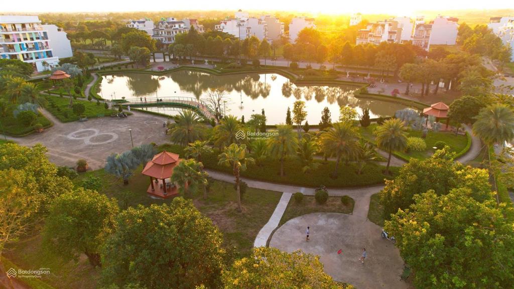 Bán lô đất five star eco city  đối diện hồ sen