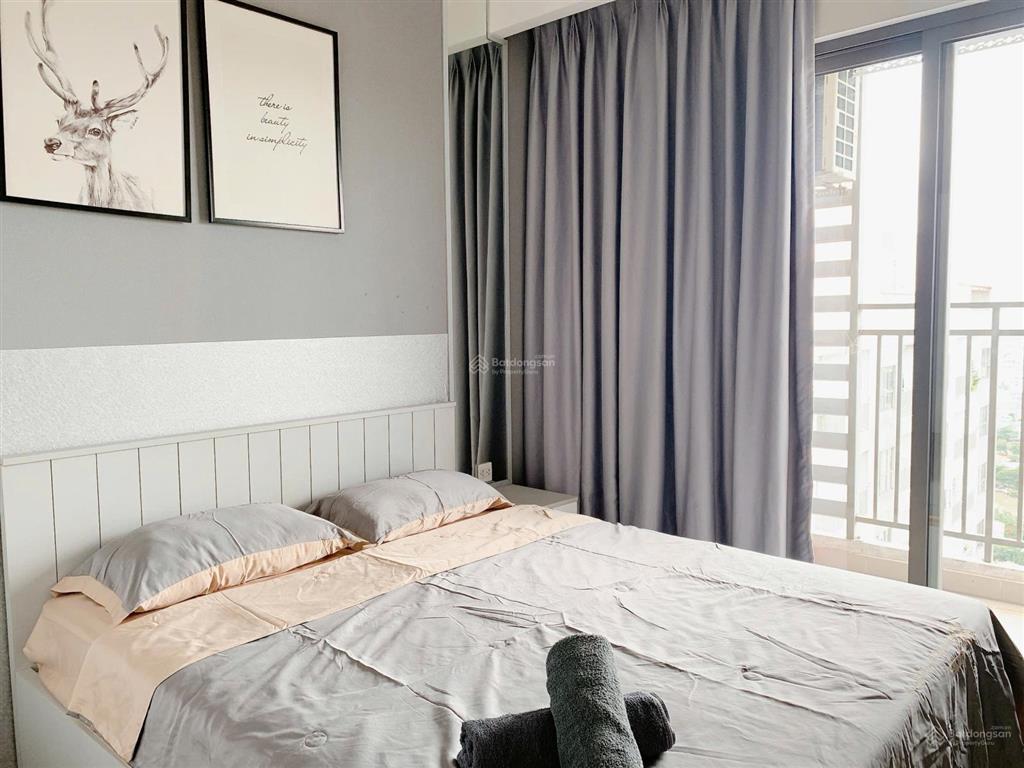 Bán gấp căn 2pn giá tốt 76m2 full nt đẹp view sông giá 7.1 tỷ bao hết( rẻ nhất thị trường)