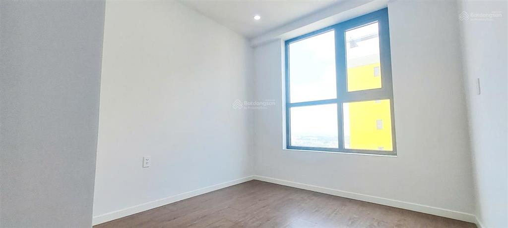 Cho thuê căn góc view hồ đá siêu đẹp, cực kỳ hiếm giá ưu đãi tại tháp emerald  bcons city