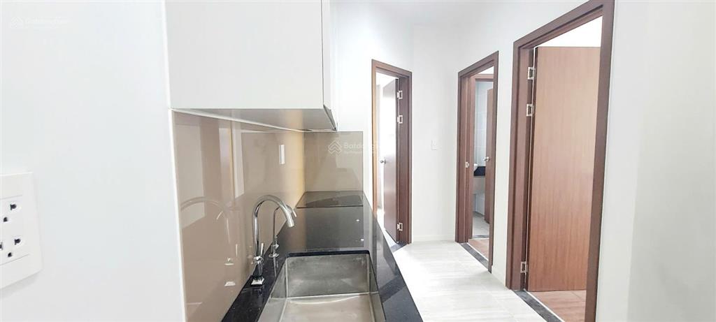 Cho thuê căn góc view hồ đá siêu đẹp, cực kỳ hiếm giá ưu đãi tại tháp emerald  bcons city