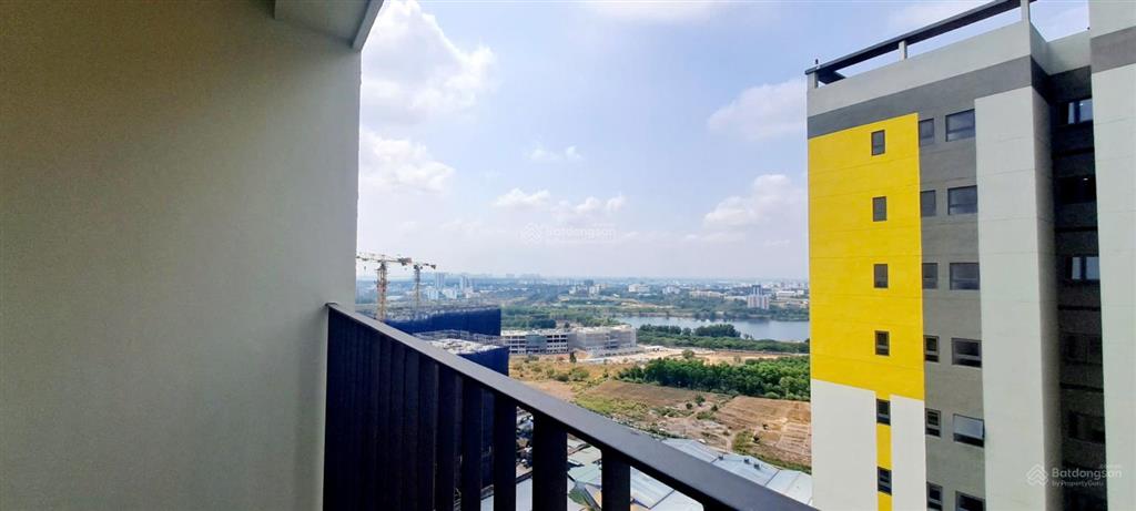 Cho thuê căn góc view hồ đá siêu đẹp, cực kỳ hiếm giá ưu đãi tại tháp emerald  bcons city