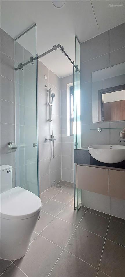 Cho thuê căn góc view hồ đá siêu đẹp, cực kỳ hiếm giá ưu đãi tại tháp emerald  bcons city