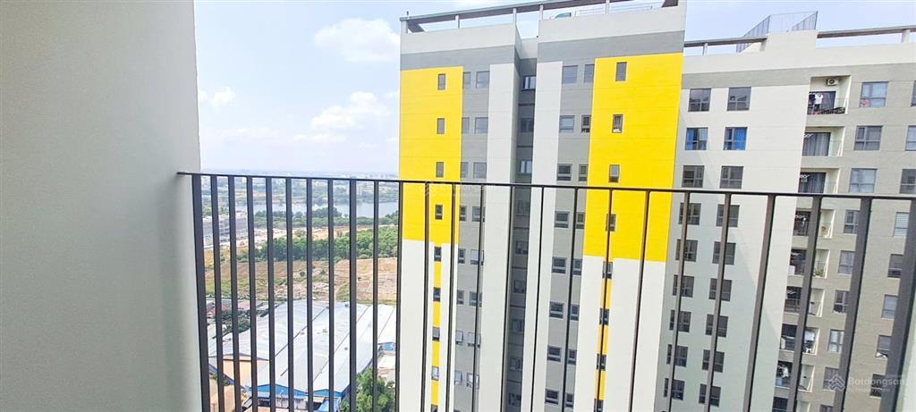 Cho thuê căn góc view hồ đá siêu đẹp, cực kỳ hiếm giá ưu đãi tại tháp emerald  bcons city