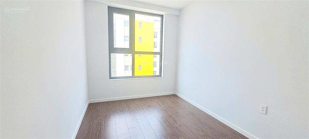 Cho thuê căn góc view hồ đá siêu đẹp, cực kỳ hiếm giá ưu đãi tại tháp emerald  bcons city