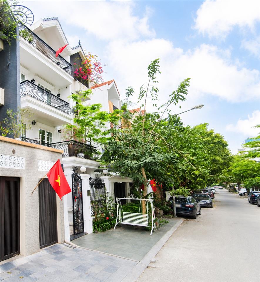 Cho thuê btnv, dt 120m2, 4 tầng, full nội thất đẹp tại khu đô thị việt hưng, p. việt hưng, hn