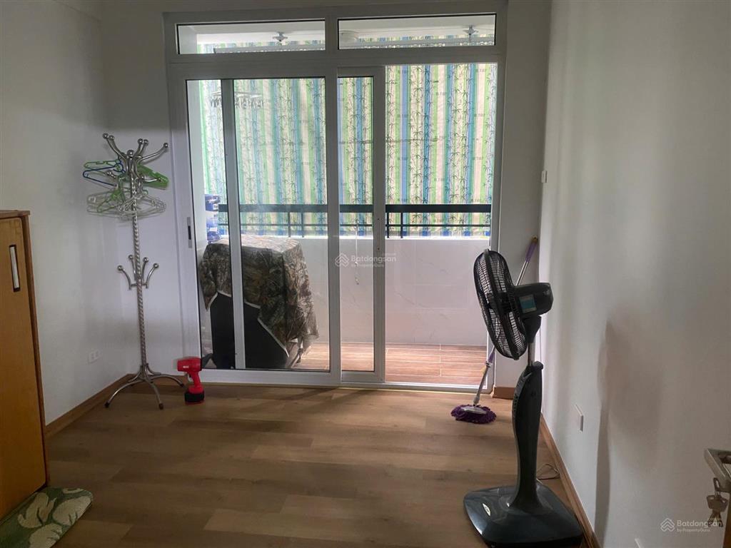 Cho thuê chcc n04 khu đtm dịch vọng, thành thái, view công viên cầu giấy, 70m2 2 ngủ, full nt, 12tr