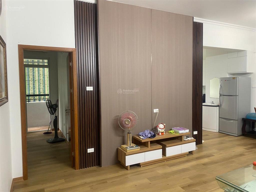 Cho thuê chcc n04 khu đtm dịch vọng, thành thái, view công viên cầu giấy, 70m2 2 ngủ, full nt, 12tr