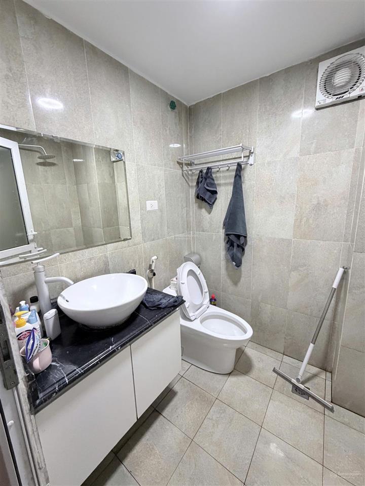 Cho thuê căn hộ chung cư đông đô, hoàng quốc việt, cầu giấy, dt 110m2, 3 ngủ full nội thất đẹp