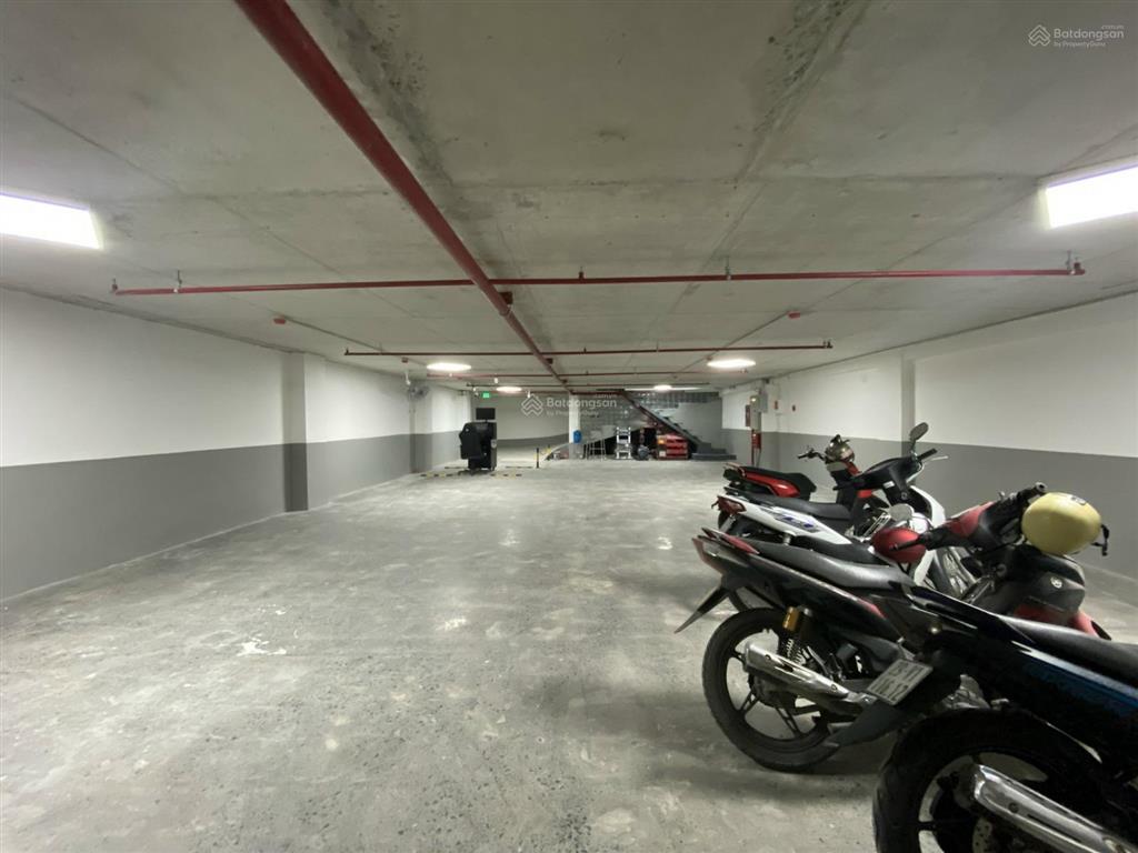 Cho thuê tầng trệt toà nhà văn phòng