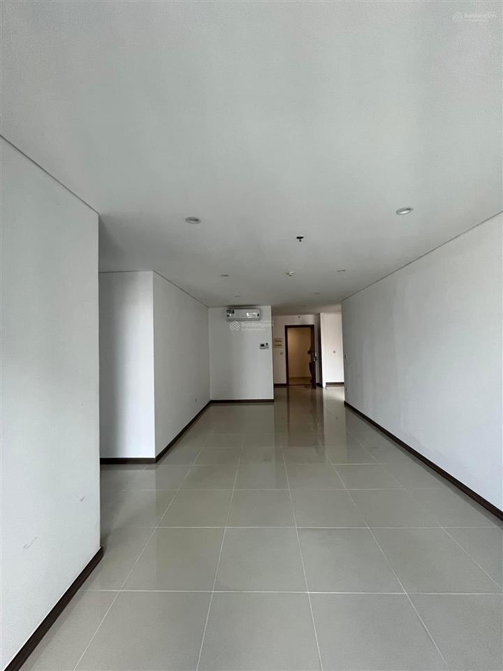 Cần bán gấp căn hộ 2pn 2wc, 75m², full nội thất tầng cao view đẹp  0938 990 ***