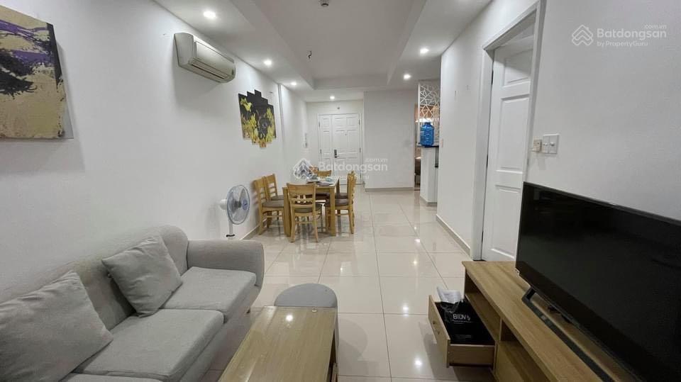 Chính chủ cần bán gấp căn hộ 2pn chung cư melody âu cơ.  0938 990 ***
