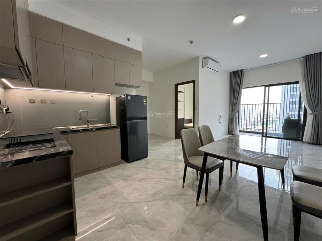Cho thuê căn hộ 1pn1wc, 50m2, full nội thất, tầng cao view đẹp.  0938 990 ***