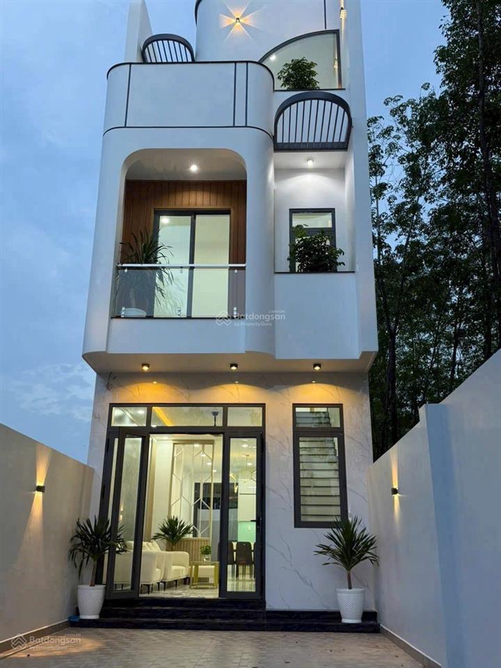 Nhà 2 lầu định hoà mặt tiền dx82 nhựa vỉa hè 12m thông gần bệnh viện 500 giường. 5x25
