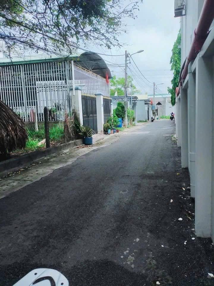 Nhà hiệp an 1/lê chí dân vào 50m, gần kdl đại nam, ngay ngã 4 cây me nhựa 4,5m 4,7x30