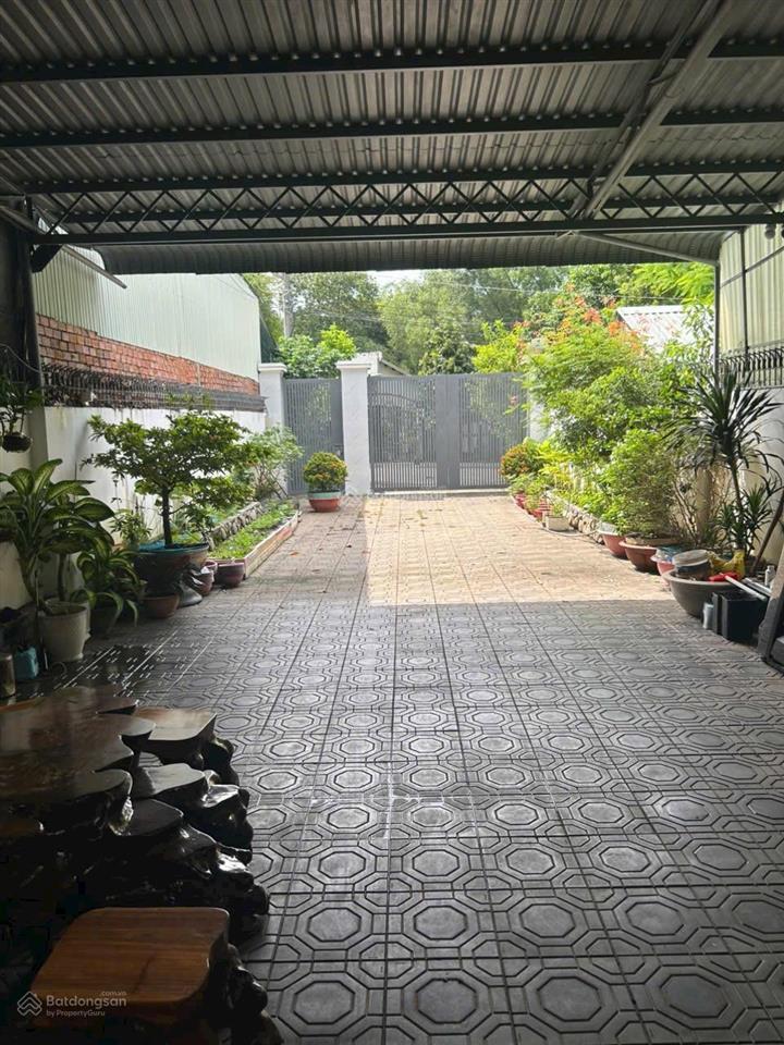 Bán gấp nhà vườn cấp 4 tương bình hiệp mặt tiền dx 146 nhựa 5,5m thông gần chợ bến thế 7x59 thổ 80m