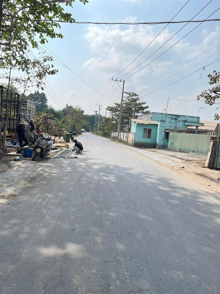 Bán gấp đất 31,6x55 thổ cư 300m, 500m skc nhựa 6m thông gần dt 744, thuận tiện công chạy.