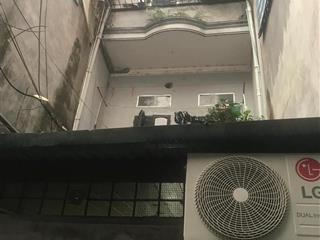 Chính chủ cho thuê nhà 2.5 tầng, 40m2, giá chỉ 5 triệu/tháng, cách đường ô tô 5m