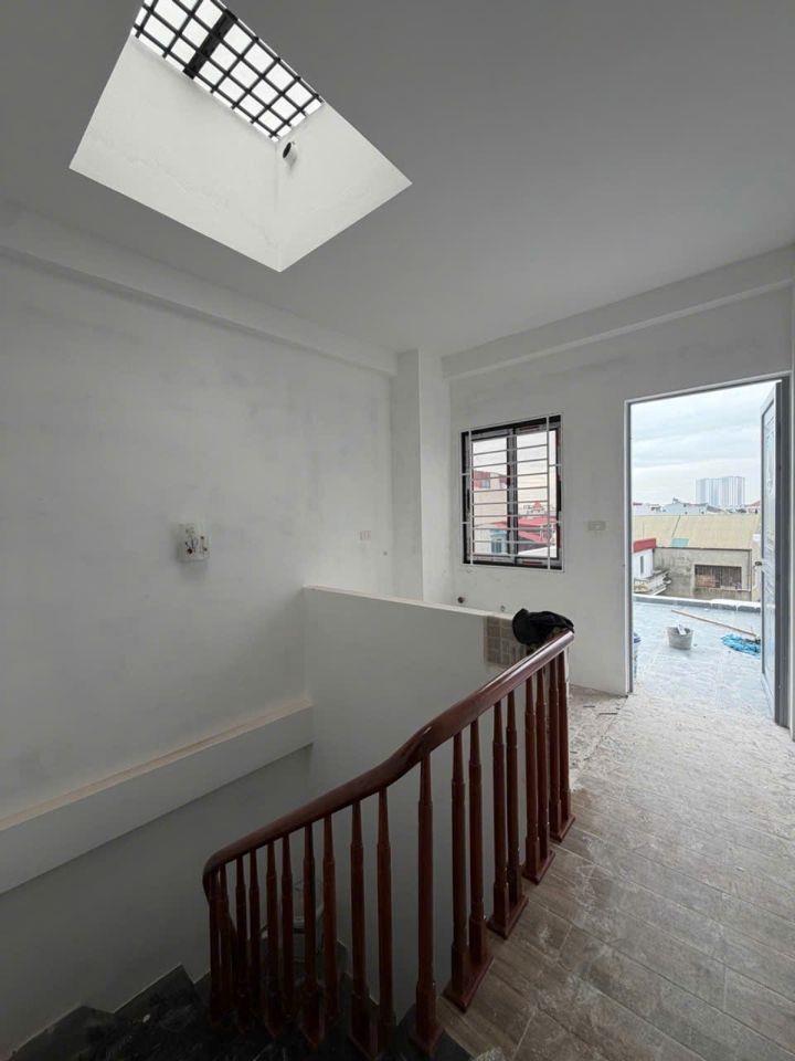 40m2 NHÀ MỚI 5 TẦNG, TK HIỆN ĐẠI, TRUNG TÂM HOÀI ĐỨC 5.9 tỷ