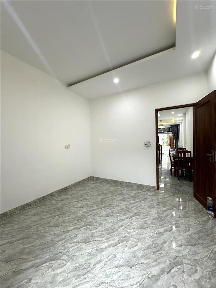 Nhà 2 mê kiên cố kiệt ô tô 87 hoàng văn thái  đà nẵng. sau lưng đh duy tân đà nẵng