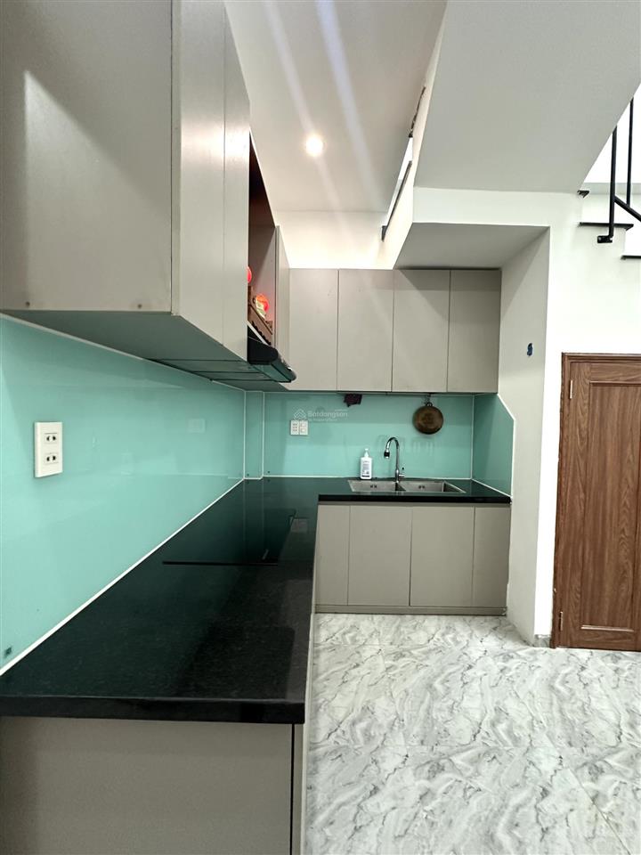 Nhà 2 mê kiên cố kiệt ô tô 87 hoàng văn thái  đà nẵng. sau lưng đh duy tân đà nẵng