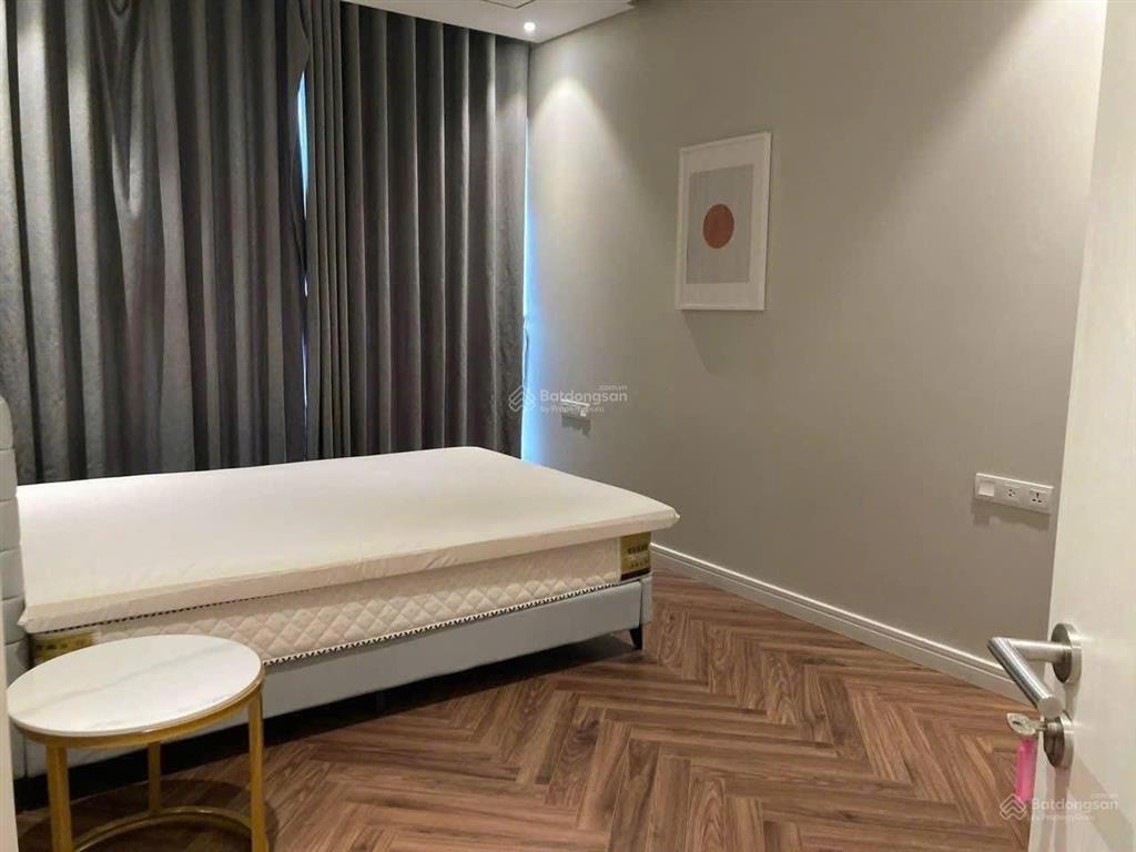 Cho thuê căn góc vip king palace  3n2vs full  125m2  giá 24tr  0398 537 ***