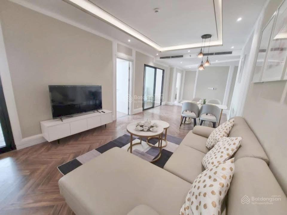 Em bán 3n2vs  115m2  full 10.4 tỷ  king palace   0398 537 *** 