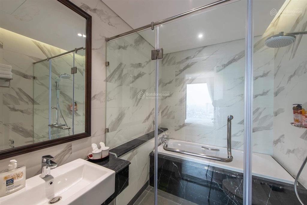 Cho thuê căn có ban công  3n2vs full  100m2 giá 22tr  king palace   0398 537 ***