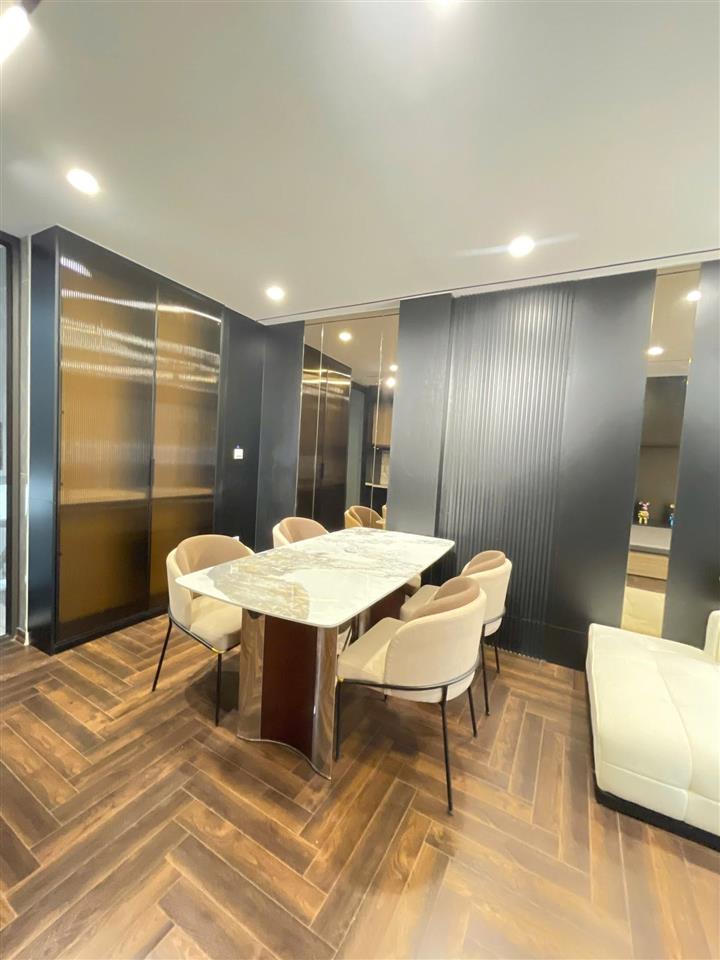 Bán Nhà MP Nguyễn Sơn, Nguyễn Văn Cừ Long Biên, 240m2 MT12m 130 Tỷ
