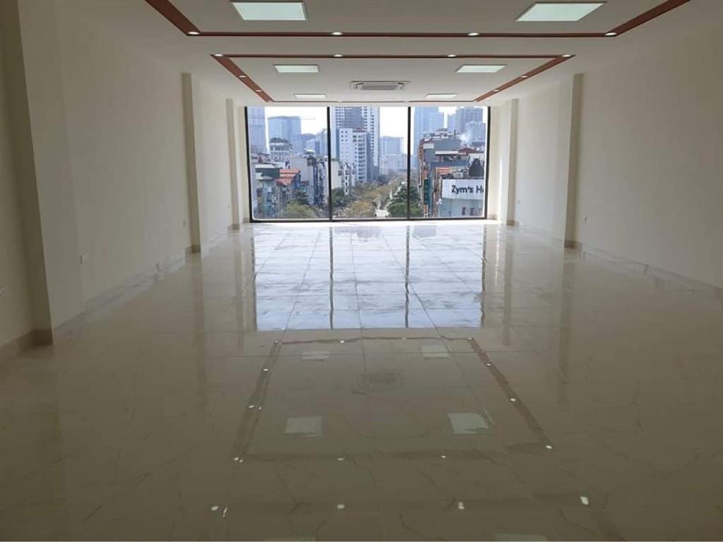 Bán Tòa VP Mặt Phố Nguyễn Văn Cừ 150m2 Mặt Tiền 10m Vỉ Hè Đá Bóng Dòng Tiền 150tr/1 Th,