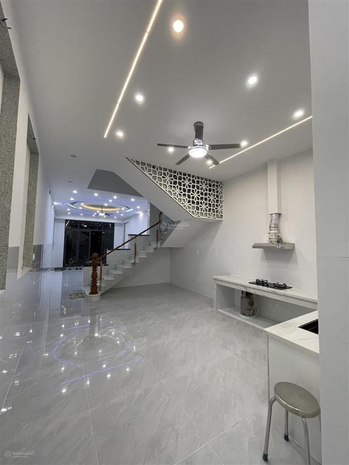 Cho thuê nhà mới 1 trệt 1 lầu 3 phòng ngủ  0797 656 ***